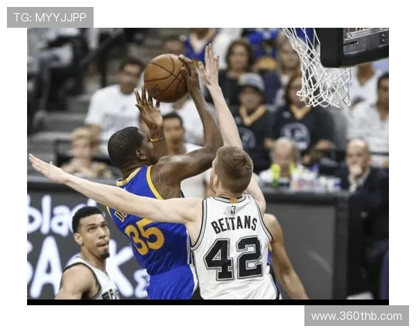 2017年马刺勇士季后赛第三场精彩对决回顾与分析